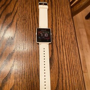 Garmin Vivoactive GPS watch - activity tracker